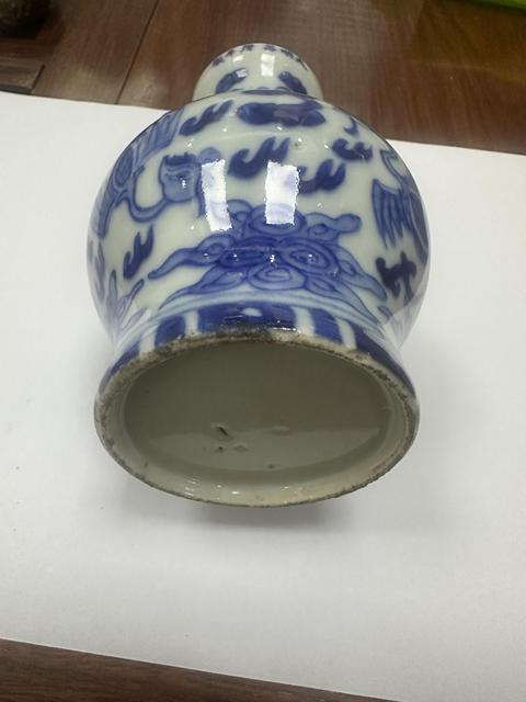 古玩陶瓷青花瓶真品鑒賞圖