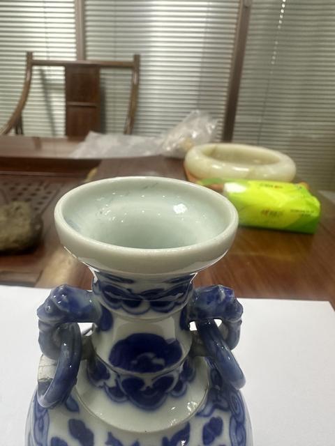 古玩陶瓷青花瓶真品鑒賞圖