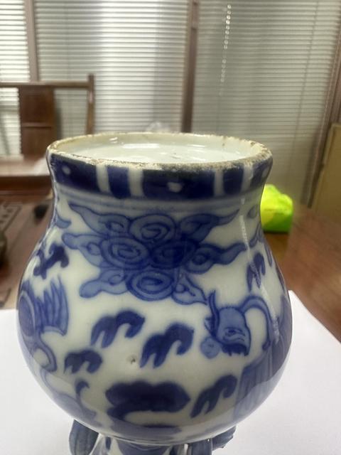 古玩陶瓷青花瓶真品鑒賞圖