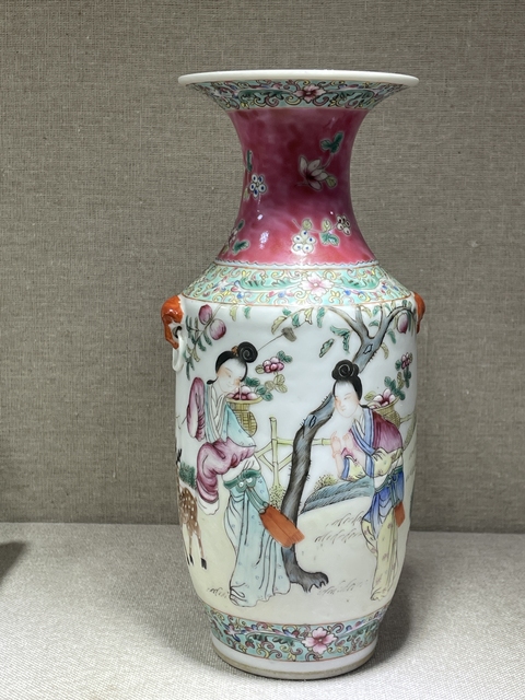 古玩陶瓷80.90年代粉彩麻姑獻壽圖獅耳瓶真品鑒賞圖