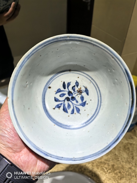 古玩陶瓷青花纏枝花卉紋撇口碗真品鑒賞圖