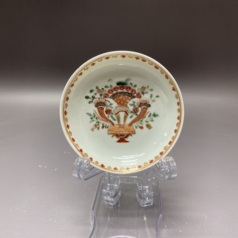 古玩陶瓷清乾隆·徽章瓷花卉紋盤拍賣,當前價格760元