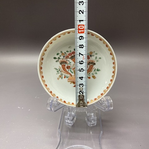 古玩陶瓷清乾隆·徽章瓷花卉紋盤拍賣,當前價格760元