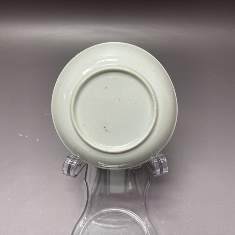 古玩陶瓷清乾隆·徽章瓷花卉紋盤拍賣,當前價格760元