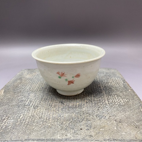 古玩陶瓷清晚期·紅綠彩·花卉紋杯拍賣,當(dāng)前價(jià)格269元