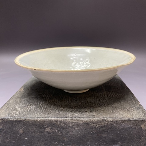 古玩陶瓷芒口圈足覆燒工藝印花碗真品鑒賞圖
