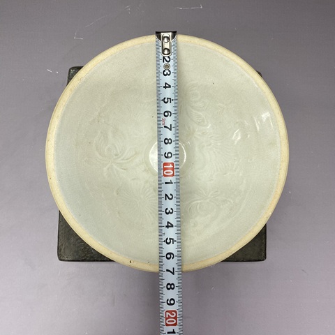 古玩陶瓷芒口圈足覆燒工藝印花碗真品鑒賞圖