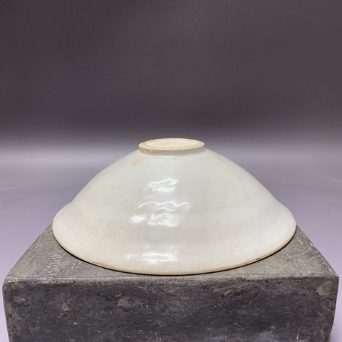 古玩陶瓷芒口圈足覆燒工藝印花碗真品鑒賞圖