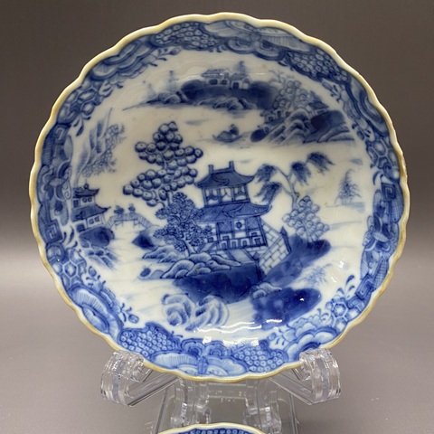 古玩陶瓷清乾隆·樓臺亭閣山水紋青花杯碟拍賣,當(dāng)前價格2890元
