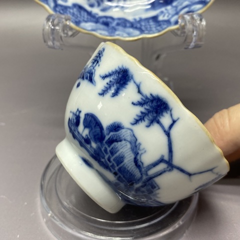 古玩陶瓷清乾隆·樓臺亭閣山水紋青花杯碟拍賣,當(dāng)前價格2890元