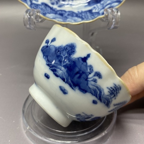 古玩陶瓷清乾隆·樓臺亭閣山水紋青花杯碟拍賣,當(dāng)前價格2890元