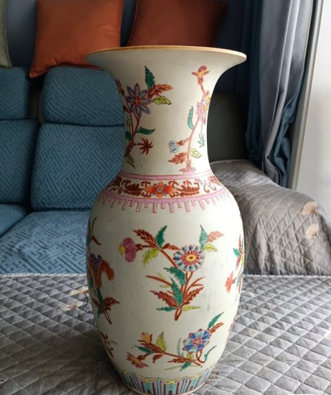 古玩陶瓷花卉紋粉彩瓶真品鑒賞圖