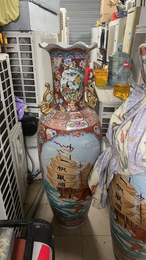 古玩陶瓷粉彩人物故事紋花口瓶真品鑒賞圖