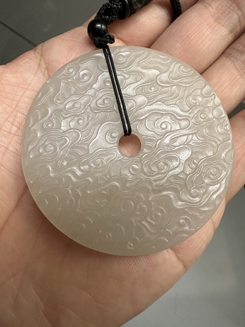 古玩玉器和田玉雕“卷云紋璧”真品鑒賞圖