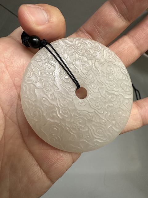古玩玉器和田玉雕“卷云紋璧”真品鑒賞圖