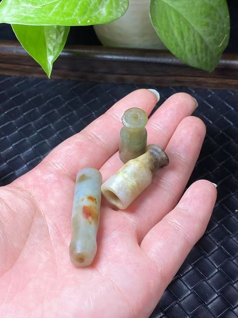 古玩玉器清代翡翠雕“素紋煙嘴”拍賣,當前價格1900元