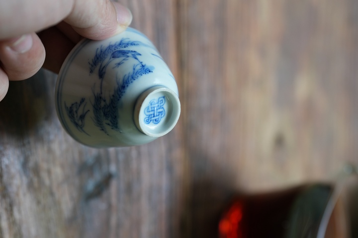 古玩陶瓷花鳥紋青花杯真品鑒賞圖
