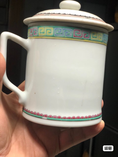 古玩陶瓷粉彩花卉紋馬克杯真品鑒賞圖