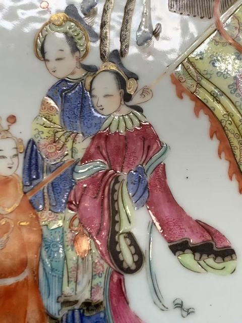 古玩陶瓷人物紋粉彩盤真品鑒賞圖