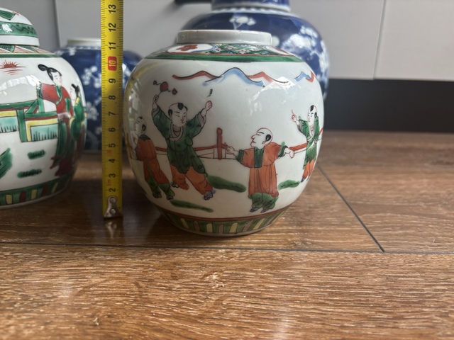 古玩陶瓷五彩仕女嬰戲圖蓋罐拍賣,當前價格799元