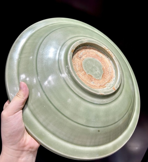 古玩陶瓷明早期龍泉梅子青菊瓣紋盤真品鑒賞圖