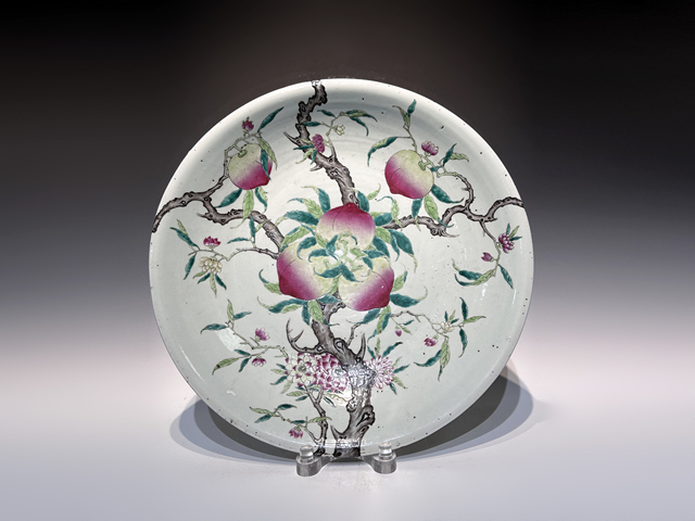 古玩陶瓷清晚期·粉彩九桃紋大盤真品鑒賞圖