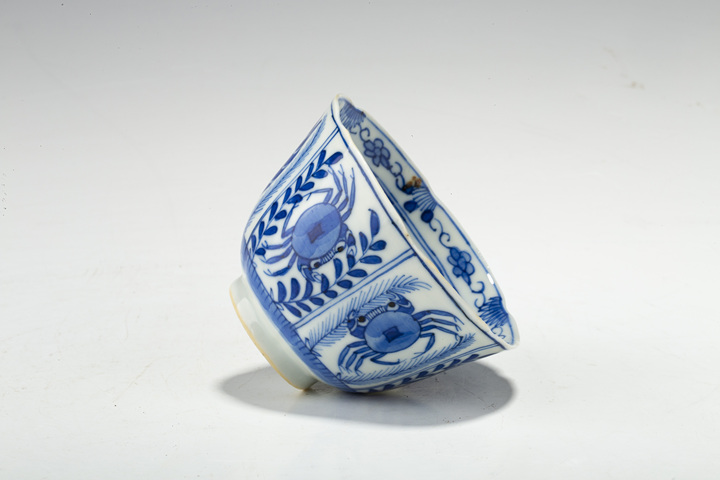 古玩陶瓷清晚·青花開窗蝦蟹魚藻紋花口杯碟拍賣,當(dāng)前價(jià)格0元