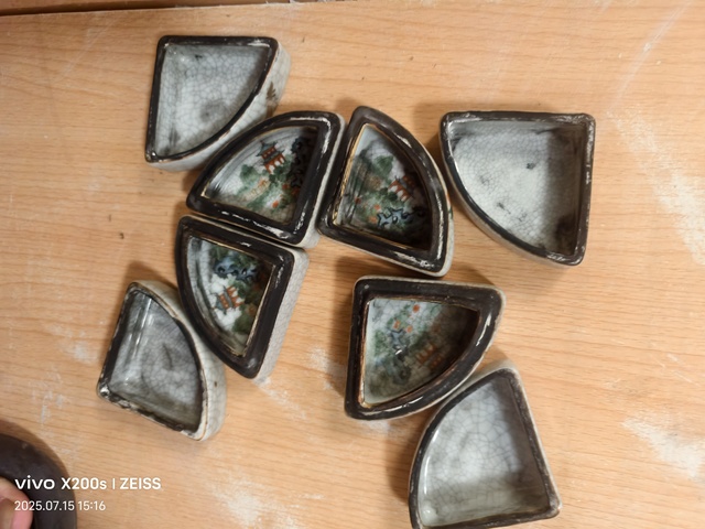 古玩陶瓷粉彩貼花人物蓋盒,平臺(tái)不讓估價(jià)拍賣,當(dāng)前價(jià)格0元