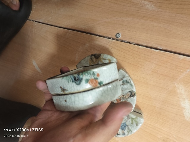 古玩陶瓷粉彩貼花人物蓋盒,平臺(tái)不讓估價(jià)拍賣,當(dāng)前價(jià)格0元