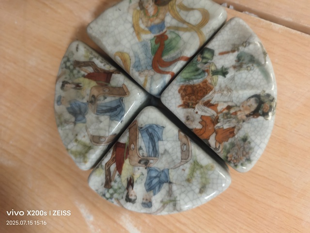 古玩陶瓷粉彩貼花人物蓋盒,平臺(tái)不讓估價(jià)拍賣,當(dāng)前價(jià)格0元