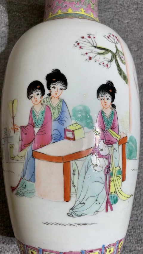 古玩陶瓷仕女紋粉彩瓶真品鑒賞圖