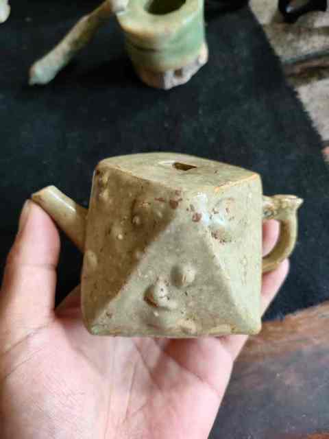 古玩陶瓷青瓷硯滴真品鑒賞圖