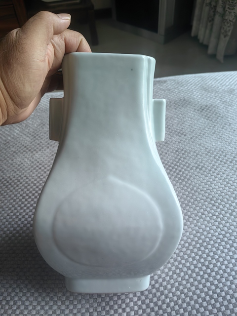 古玩陶瓷白釉瓶真品鑒賞圖
