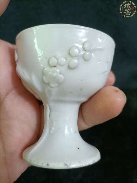 古玩陶瓷清晚民國時期德化窯白釉梅花高足杯真品鑒賞圖