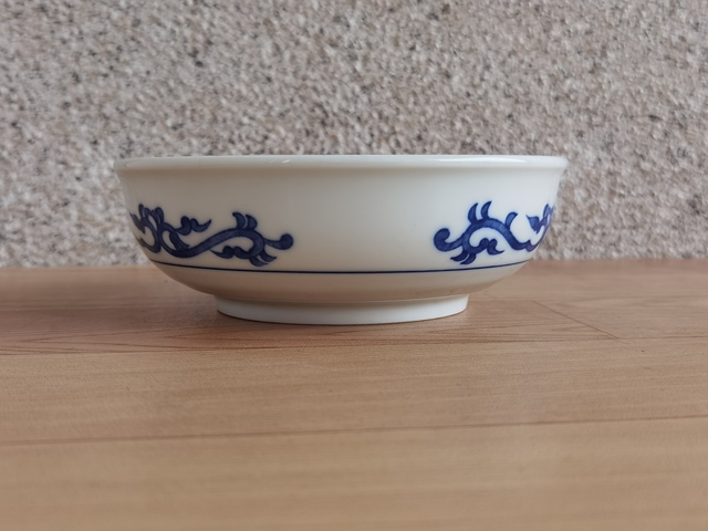 古玩陶瓷花果紋青花盤真品鑒賞圖