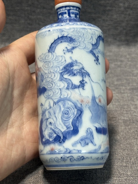 古玩陶瓷清中期青花釉里紅(十二生肖)鼻煙壺母壺拍賣,當前價格38888元
