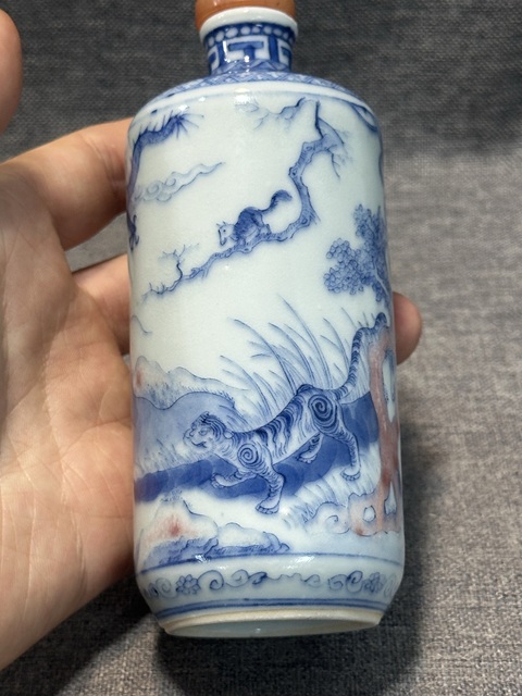古玩陶瓷清中期青花釉里紅(十二生肖)鼻煙壺母壺拍賣,當前價格38888元
