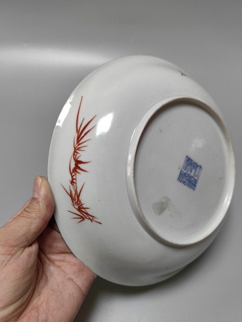 古玩陶瓷綠地匝道粉彩花卉紋盤真品鑒賞圖