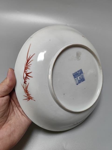 古玩陶瓷綠地匝道粉彩花卉紋盤真品鑒賞圖
