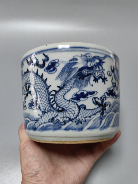 古玩陶瓷青花龍紋香爐真品鑒賞圖