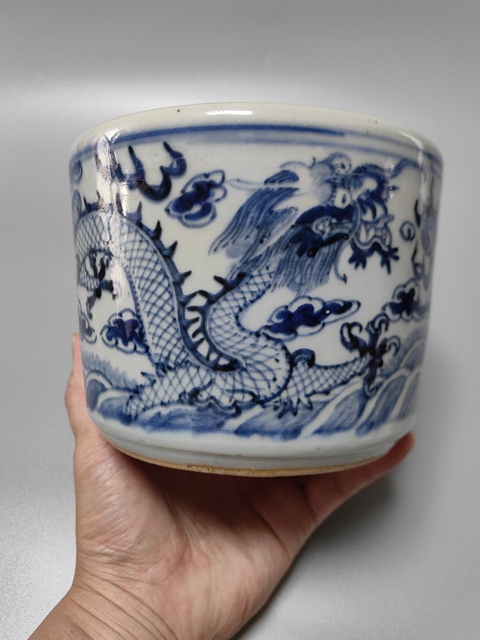 古玩陶瓷青花龍紋香爐真品鑒賞圖