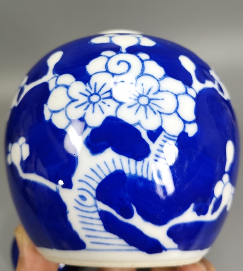 古玩陶瓷青花冰梅圖蓋罐真品鑒賞圖