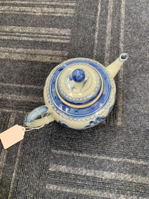 古玩陶瓷樓臺亭閣山水紋青花執(zhí)壺真品鑒賞圖