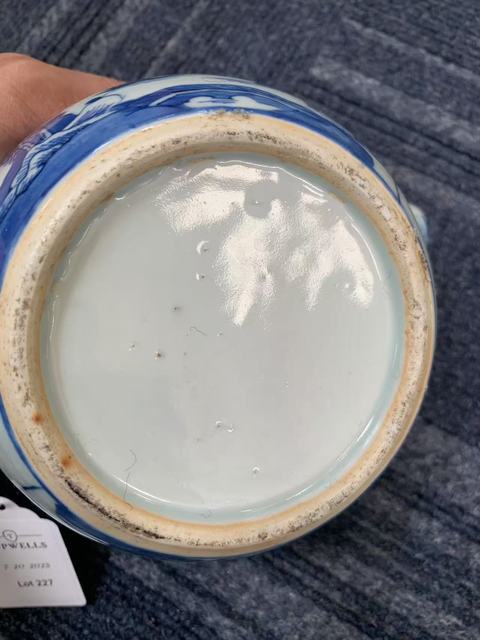 古玩陶瓷樓臺亭閣山水紋青花執(zhí)壺真品鑒賞圖
