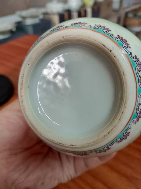 古玩陶瓷仕女人物紋天球瓶真品鑒賞圖