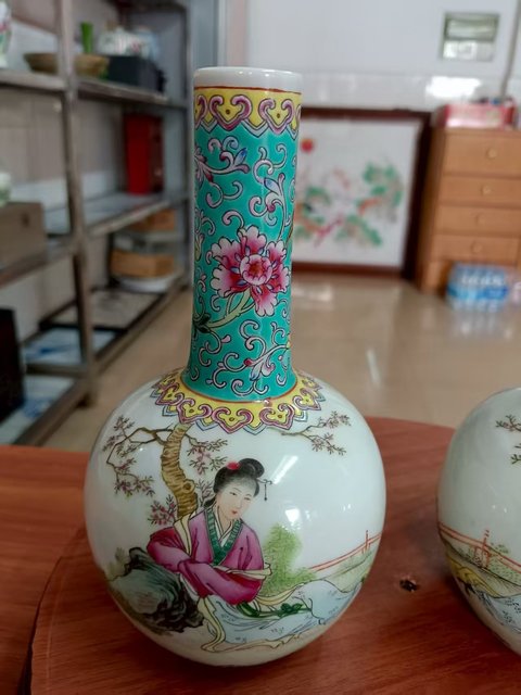 古玩陶瓷仕女人物紋天球瓶真品鑒賞圖