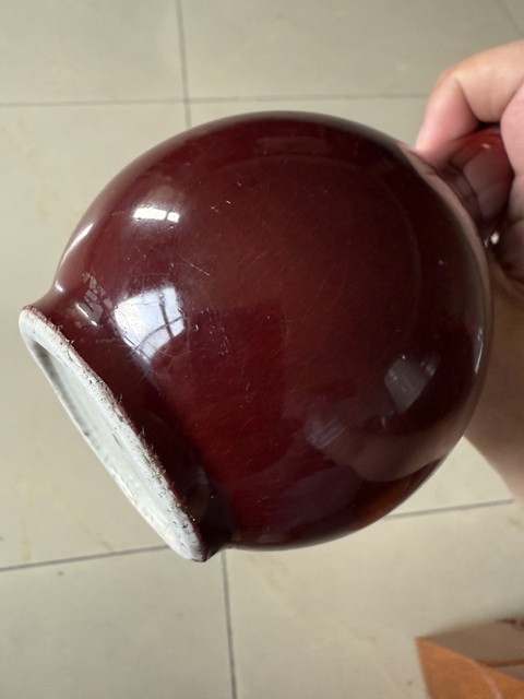 古玩陶瓷紅釉天球瓶真品鑒賞圖