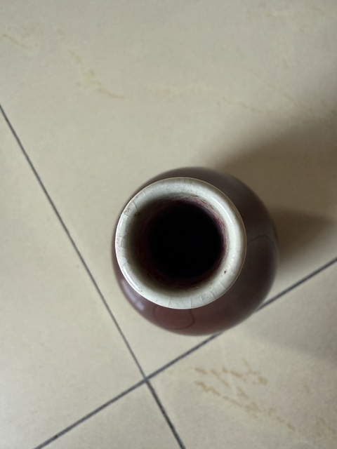 古玩陶瓷紅釉天球瓶真品鑒賞圖