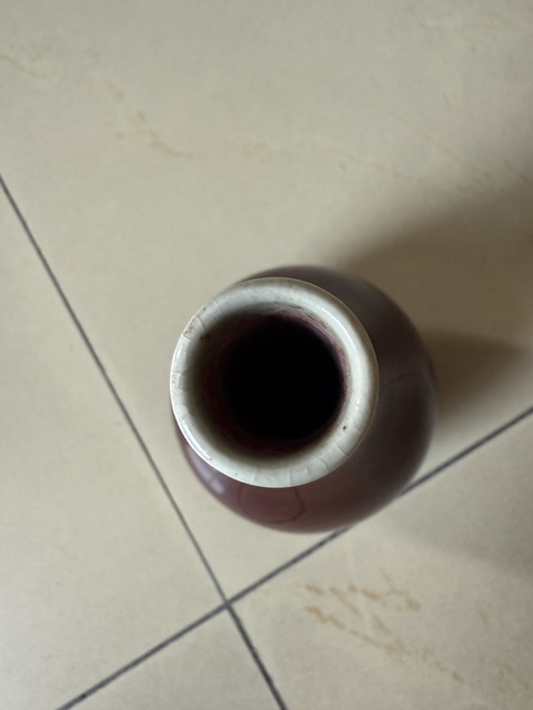 古玩陶瓷紅釉天球瓶真品鑒賞圖