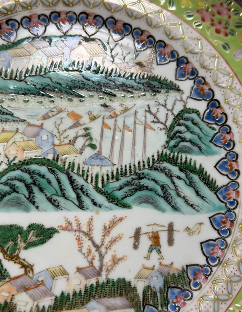 古玩陶瓷粉彩山水紋盤真品鑒賞圖